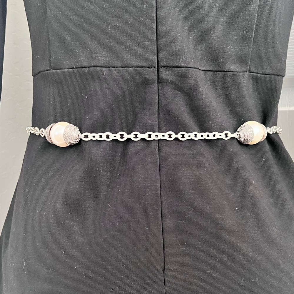 Givenchy Vintage 1980s Chain Belt Silver/ Pearl Stations 36" covertible necklace - Picture 3 of 9